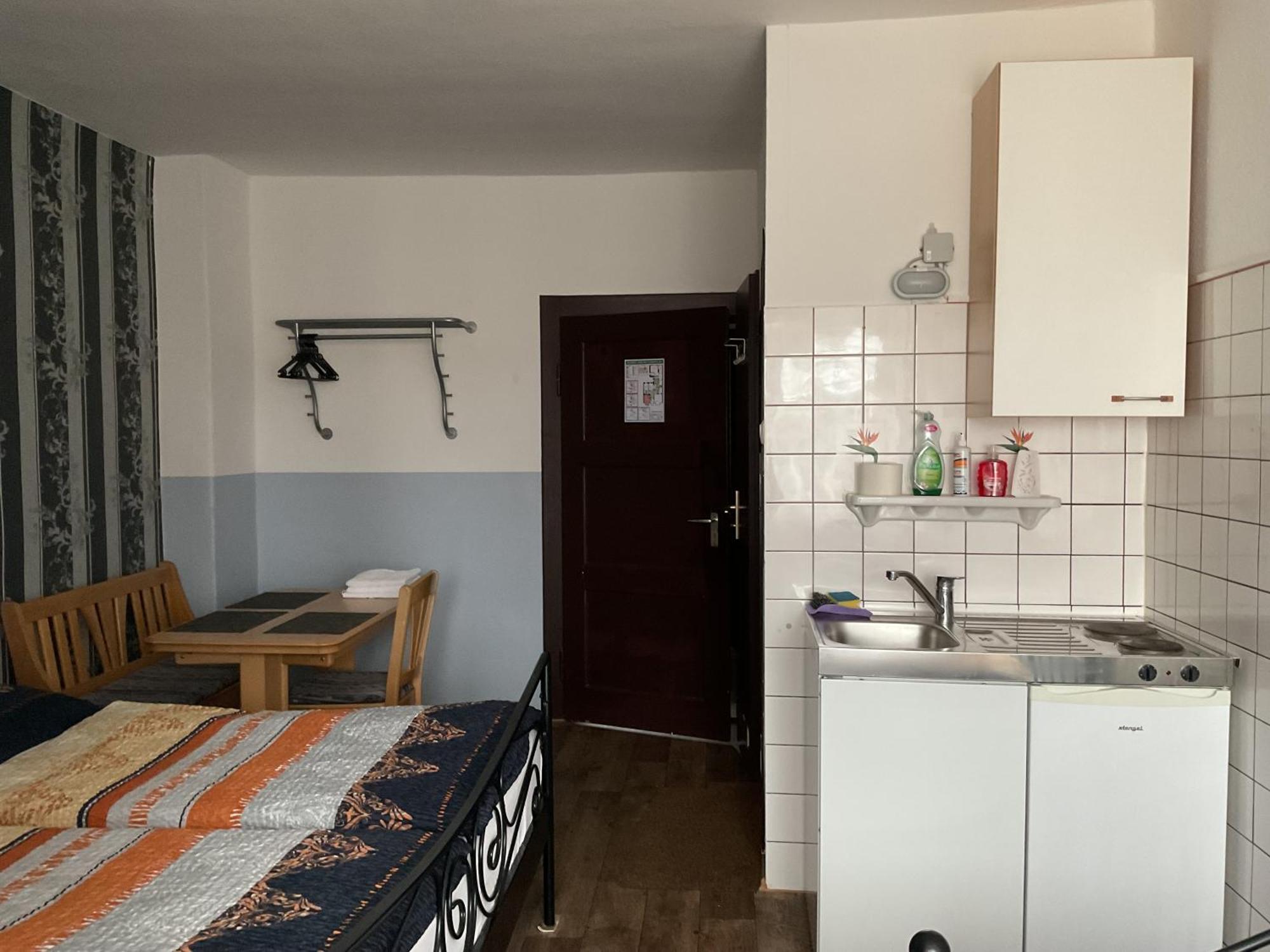 Pension&Hostel Anna - Monteurzimmer ميونيخ المظهر الخارجي الصورة