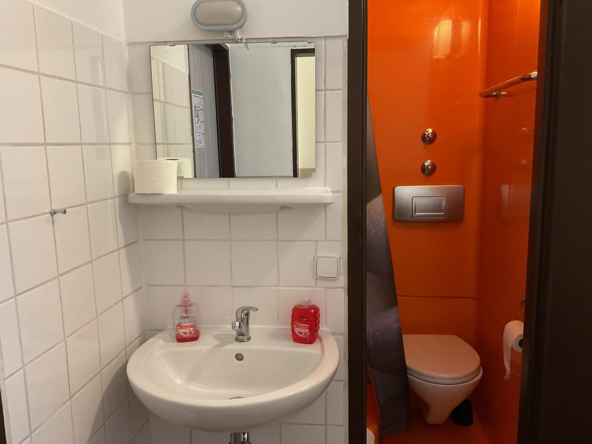Pension&Hostel Anna - Monteurzimmer ميونيخ المظهر الخارجي الصورة