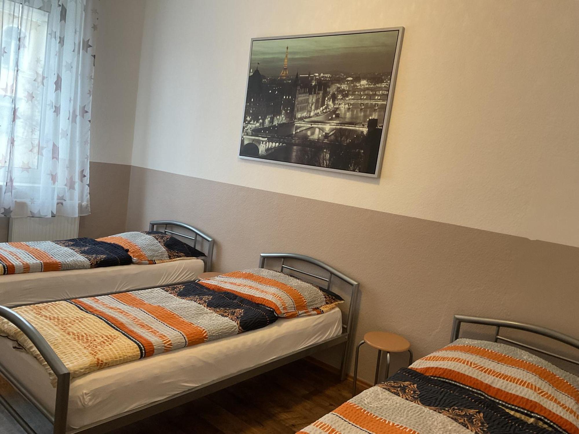Pension&Hostel Anna - Monteurzimmer ميونيخ المظهر الخارجي الصورة