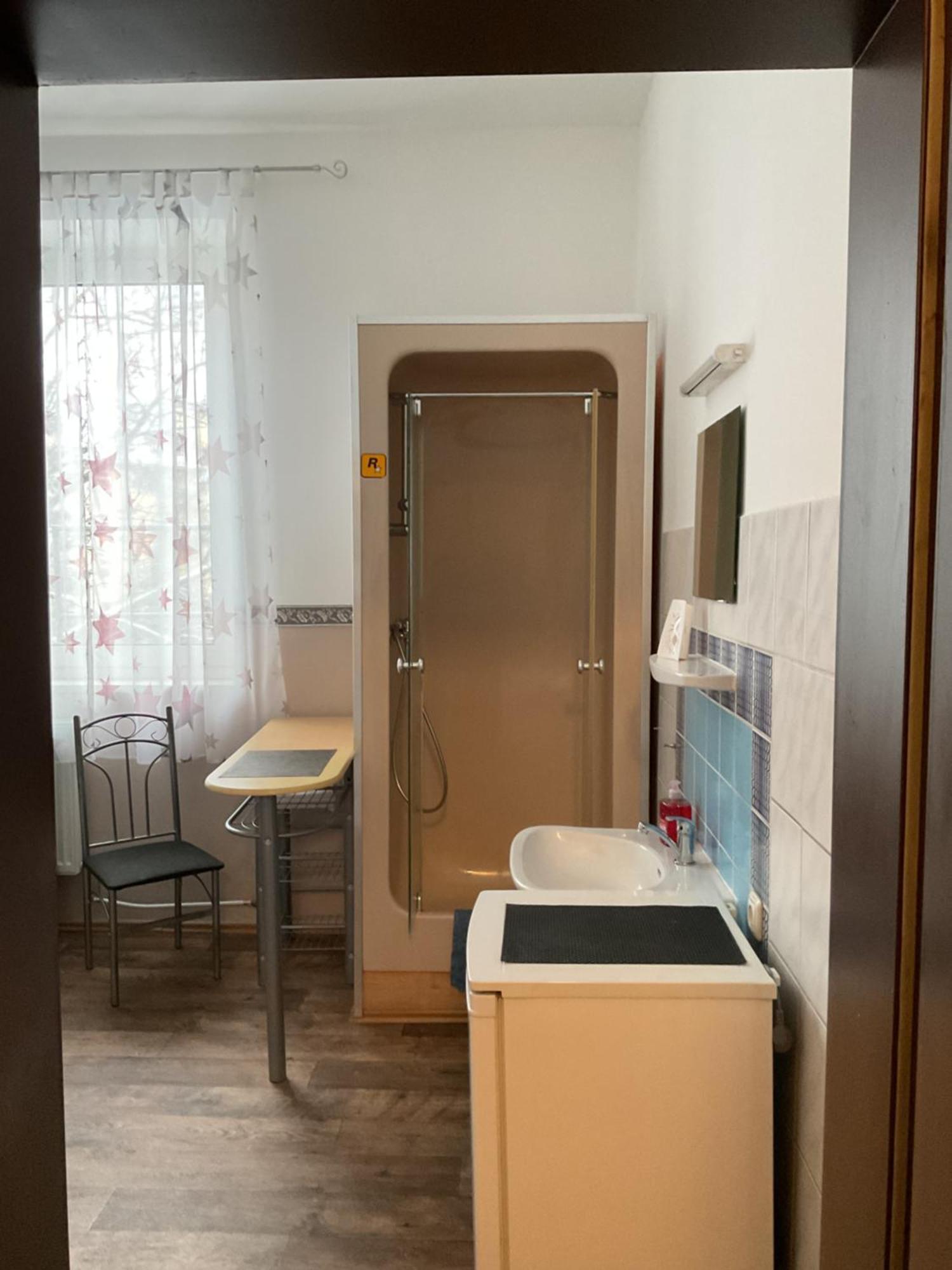 Pension&Hostel Anna - Monteurzimmer ميونيخ المظهر الخارجي الصورة