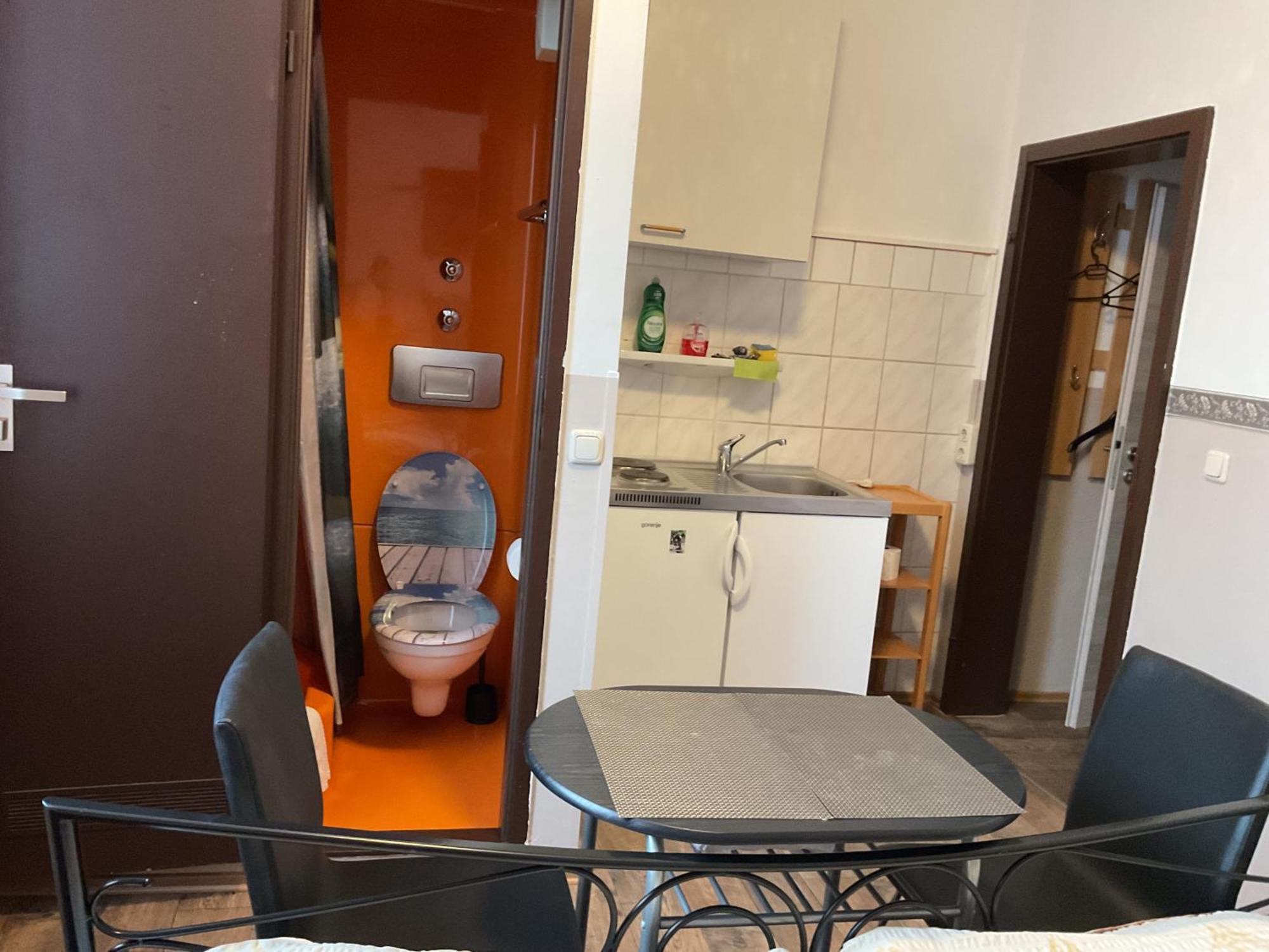 Pension&Hostel Anna - Monteurzimmer ميونيخ المظهر الخارجي الصورة