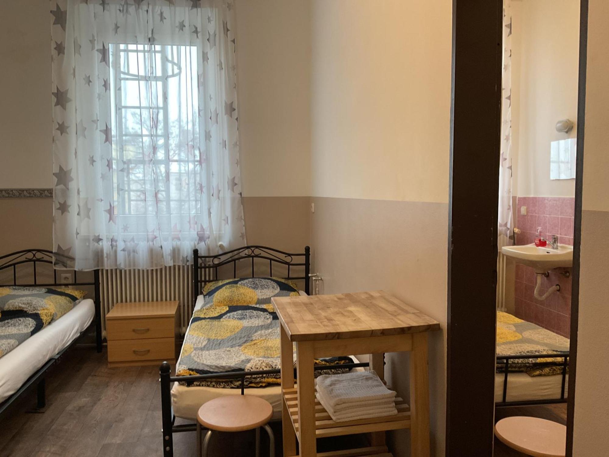 Pension&Hostel Anna - Monteurzimmer ميونيخ المظهر الخارجي الصورة