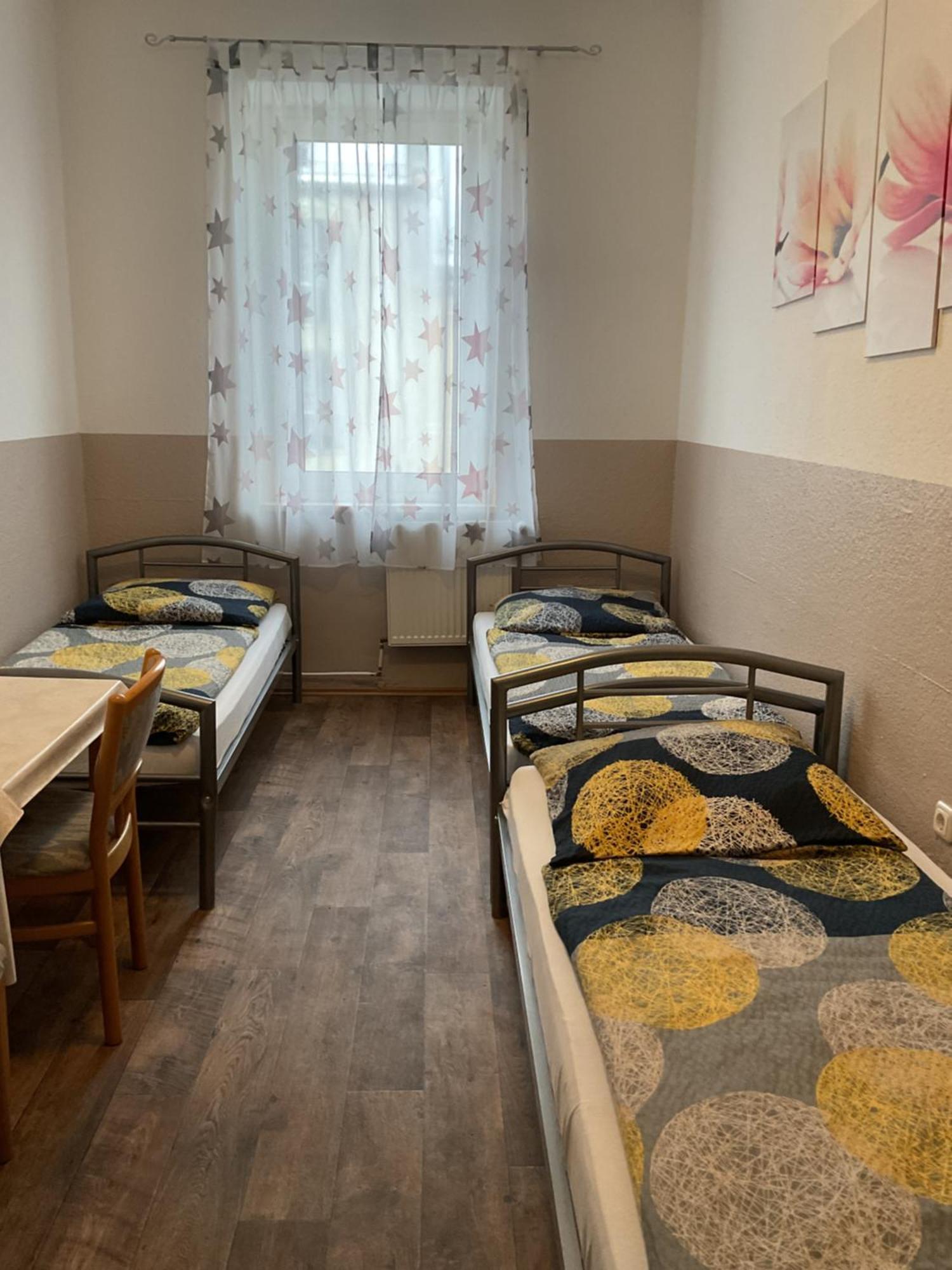 Pension&Hostel Anna - Monteurzimmer ميونيخ المظهر الخارجي الصورة
