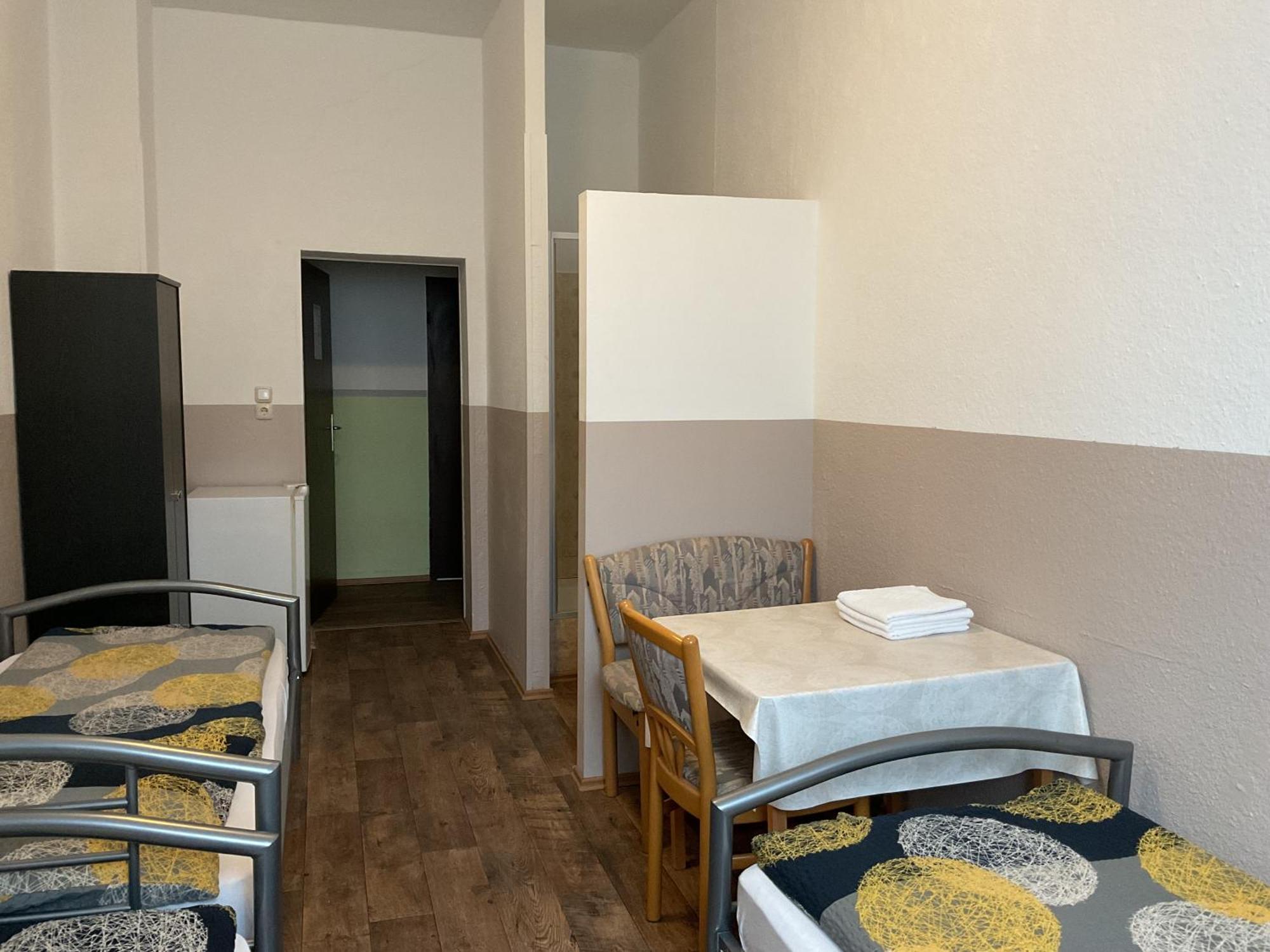 Pension&Hostel Anna - Monteurzimmer ميونيخ المظهر الخارجي الصورة