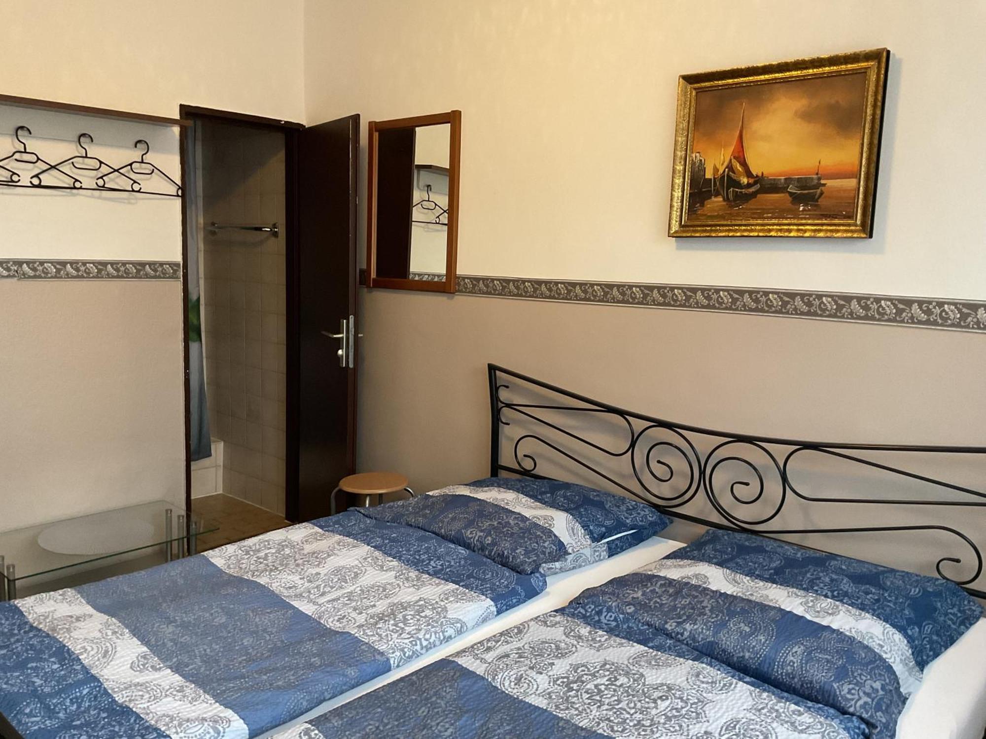 Pension&Hostel Anna - Monteurzimmer ميونيخ المظهر الخارجي الصورة