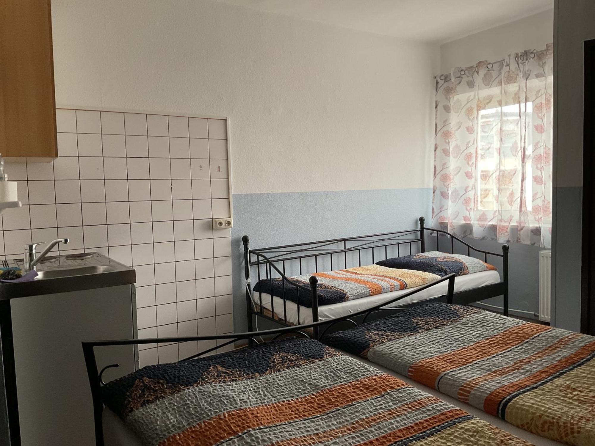Pension&Hostel Anna - Monteurzimmer ميونيخ المظهر الخارجي الصورة